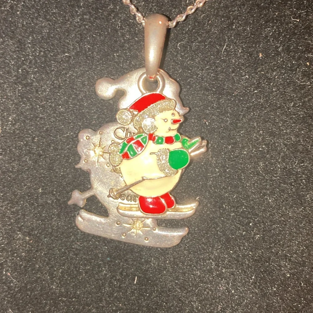 SNOWMAN PENDANT WITH SILVER TONE CHAIN NECKLACE AND SNOWMAN PIN - BOTH UNSIGNED